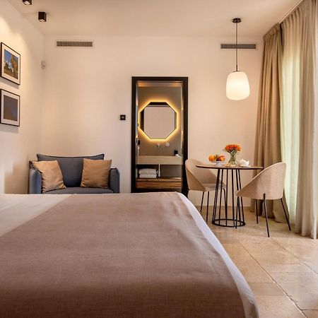 Bed and Breakfast Essenza Relais Contemporaneo Чистерніно Екстер'єр фото