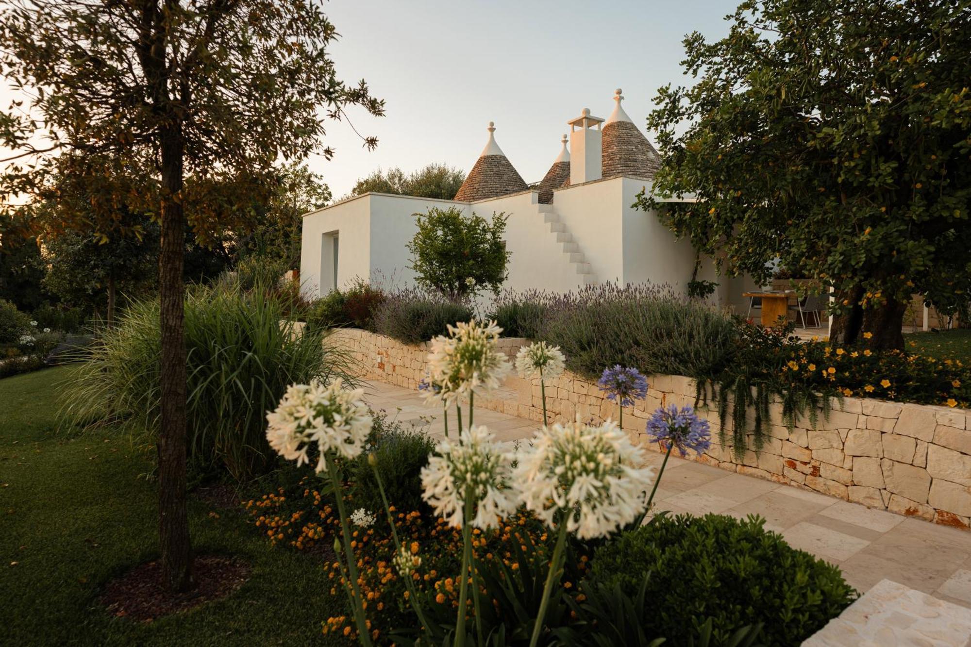 Bed and Breakfast Essenza Relais Contemporaneo Чистерніно Екстер'єр фото